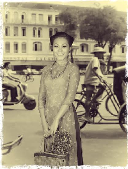 DVĐA[-]Đinh[-]Y[-]Nhung[-]xuất[-]hiện[-]thùy[-]mị[-]trong[-]bộ[-]ảnh[-]Thiếu[-]nữ[-]Sài[-]Gòn[-]xưa